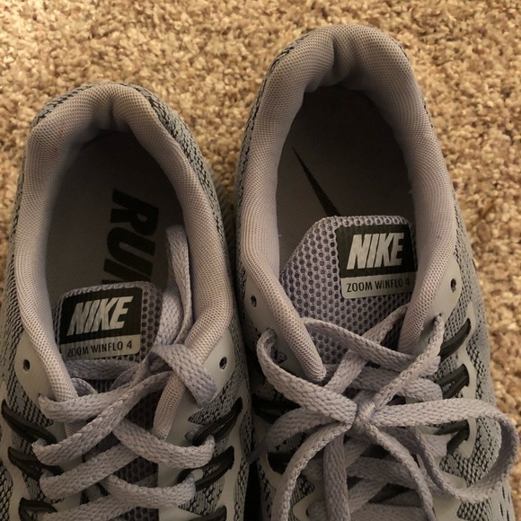 Nike shoes - Picture 2 of 5